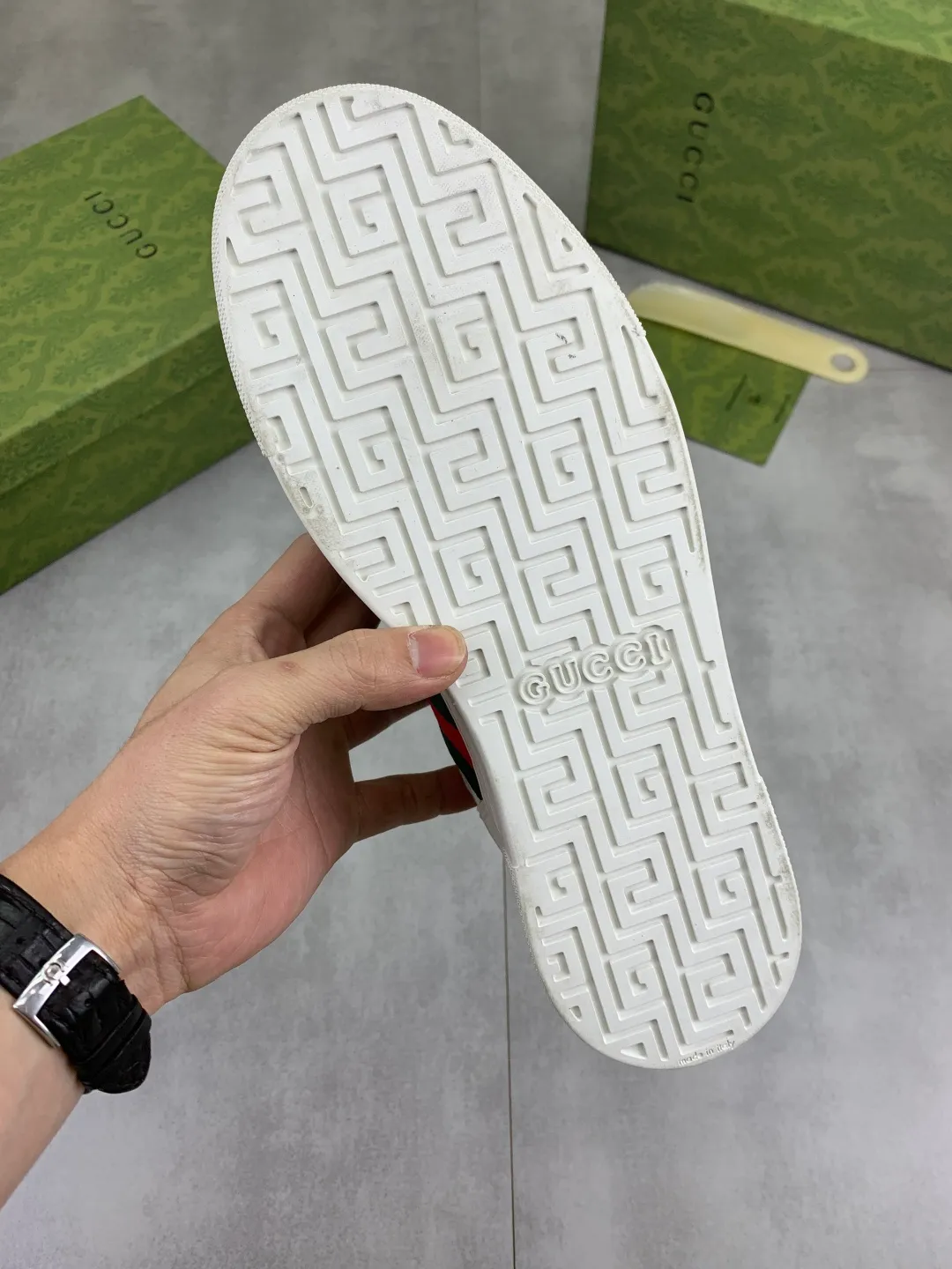 Men's Men's Shoes P420 💰[New Style] 🆘 The latest model from Gucci's official website🎁Classic casual and fashionable men's shoes👟Hot style💥Simple and elegant style, exclusive for trendy men. Unique latest brand elements from the official website👑Gucci original decoration, fashionable and generous, made of original soft calfskin fabric➕Comfortable soft sheepskin lining ✅The official website specifies wear-resistant rubber outsole_full of elasticity, classic model taken in real life🎬Color: 2️⃣colors available😍Number: 38-44